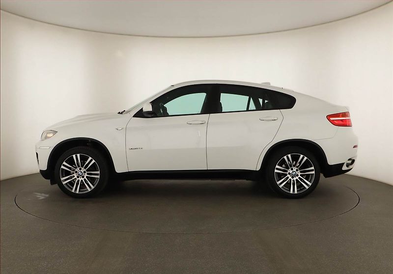 BMW X6 (2013) M Paket xDrive30d, 4X4 - fotka 3 z 15