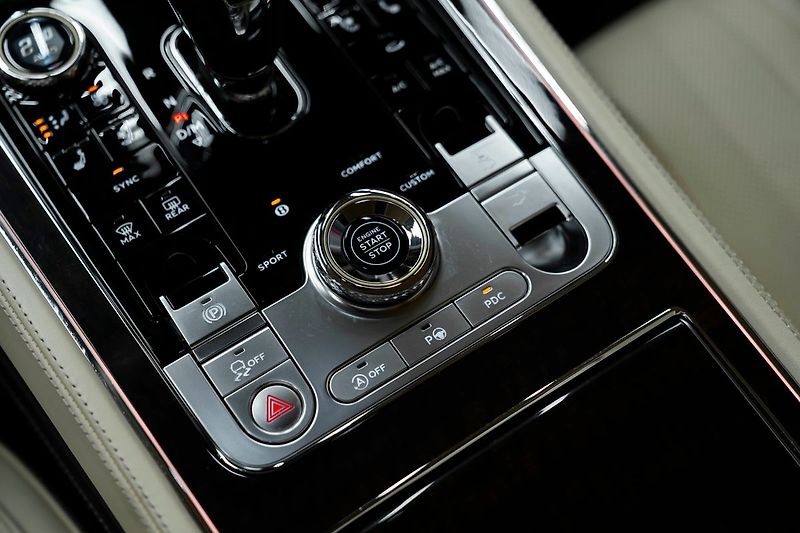 Bentley Continental GT Touring, City, Nočné videnie - fotka 11 z 25