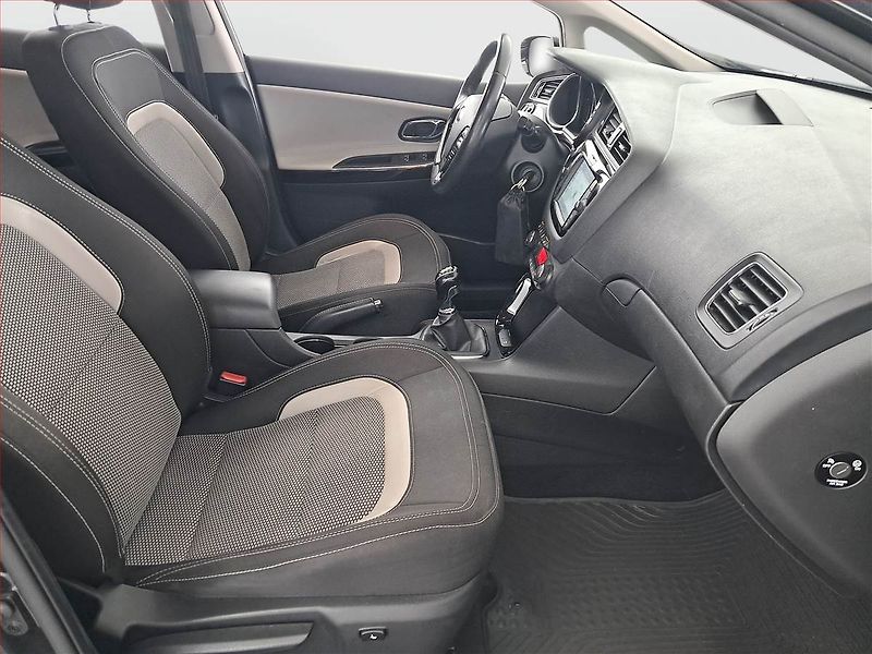 Kia Ceed (2017) 1.6 GDI, ČR,1.maj, Serv.kniha - fotka 9 z 17