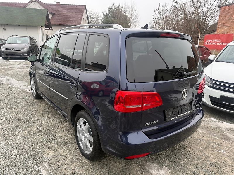 Volkswagen Touran 2.0 TDI DSG - fotka 4 z 13