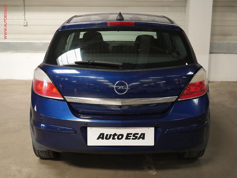 Opel Astra (2005) 1.4 16V, AC - fotka 5 z 18