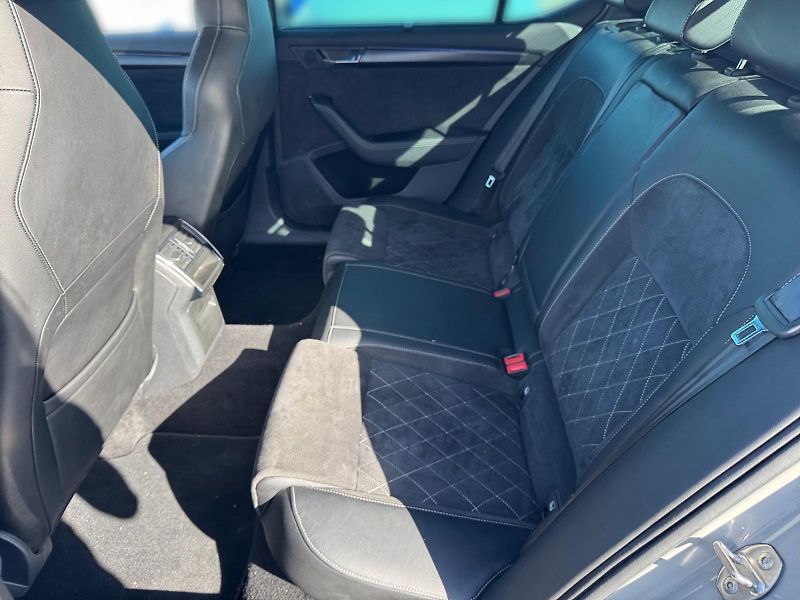 Škoda Superb (2022) SPORTLINE 1.5TSI 110kW DSG TAŽ - fotka 8 z 11