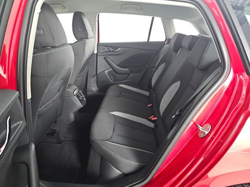 Škoda Scala (2025) 1.0TSi 85kW SELECTION - fotka 7 z 25