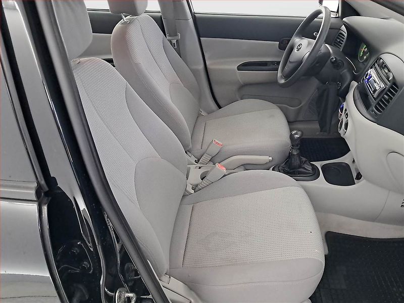 Hyundai Accent (2008) 1.4i, po STK, Tažné, Klima - fotka 9 z 13