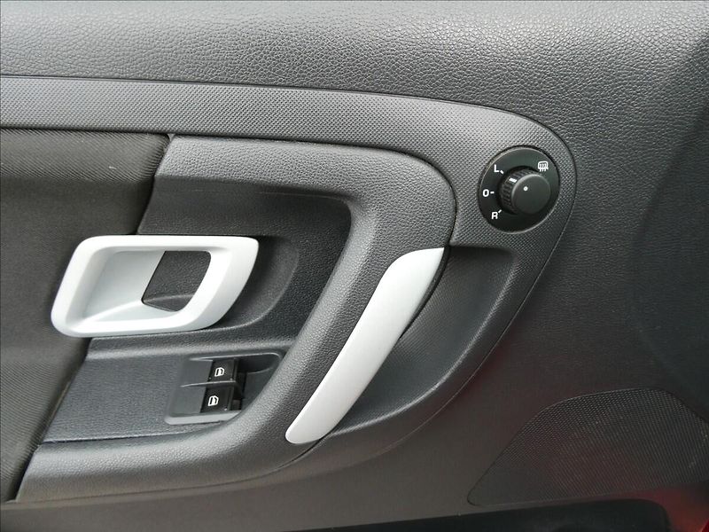 Škoda Fabia 1,4 i16V 1.MAJITEL, rezervace - fotka 31 z 48
