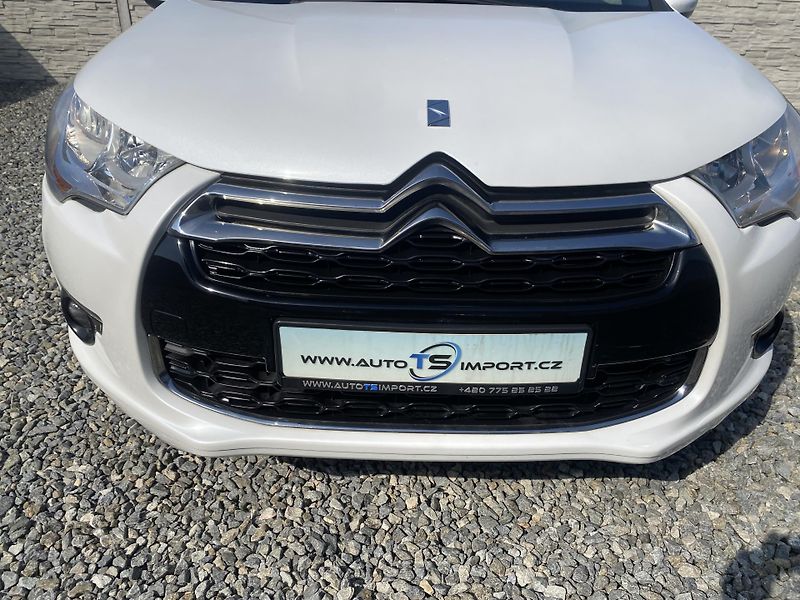 Citroën DS4 1.6i 16V 120PS EXCLUSIVE TOP!! - fotka 75 z 160