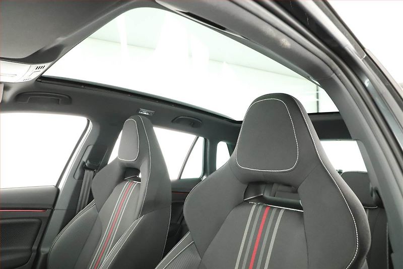 Škoda Kamiq (2025) 1.0 TSI, Monte Carlo - fotka 16 z 19