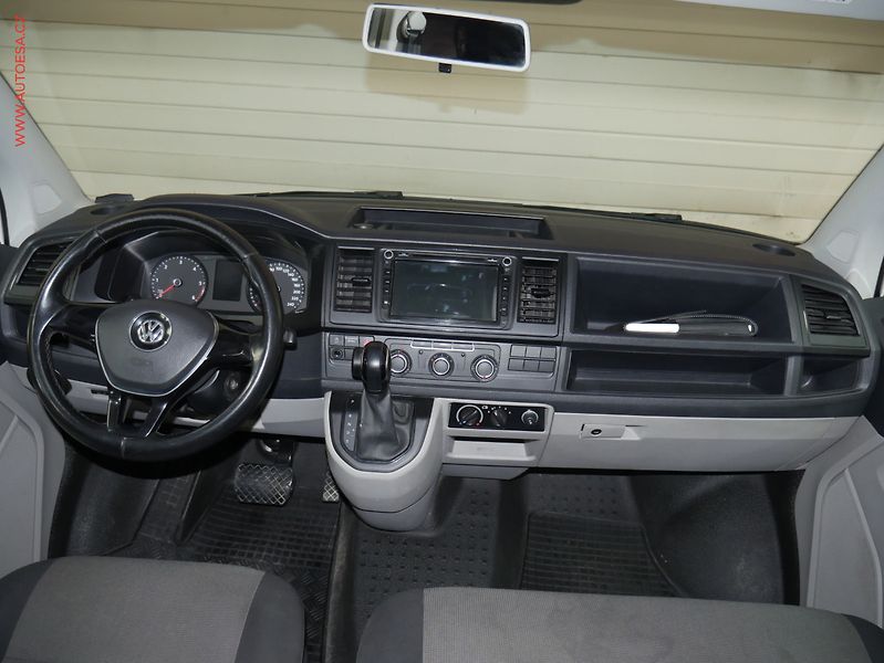 Volkswagen Transporter (2018) 2.0TDi L2 9míst, 1.maj,ČR - fotka 8 z 19