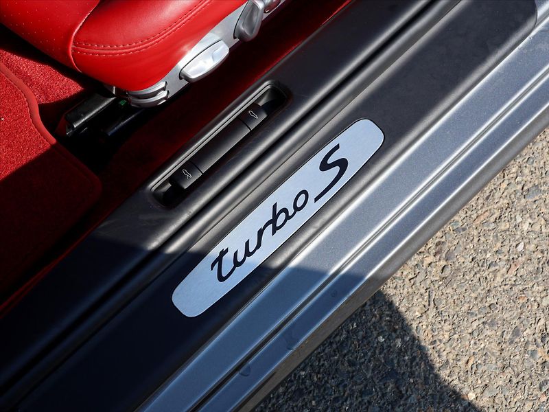 Porsche 911 3,8 TURBO S - fotka 27 z 56