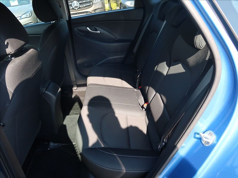 Hyundai i30 1,0 T-GDi,88kW,1majČR,serv.kn. - fotka 17 z 29