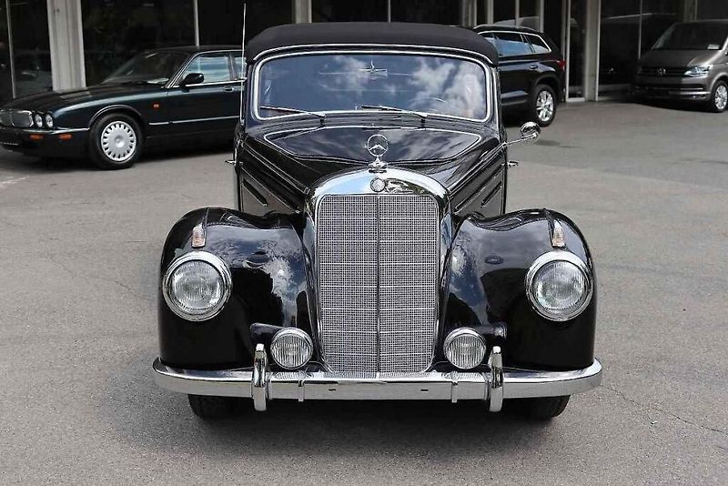 Mercedes-Benz W187 220B Cabrio na portálu TipCars.