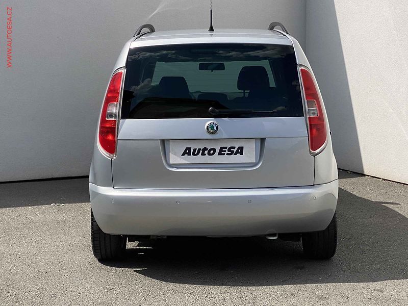 Škoda Roomster (2011) 1.6 TDi, ČR, Style, park. - fotka 5 z 14
