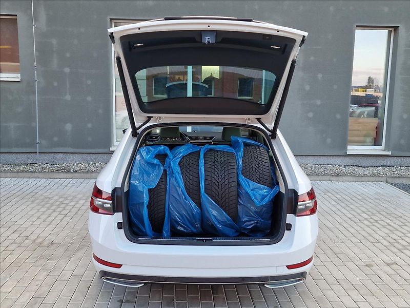 Škoda Superb 2.0TDI 140kW DSG 4x4 L&K ,ČR - fotka 38 z 50