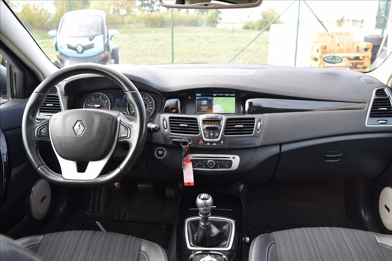 Renault Laguna 2,0 dCi 110KW NATÁČ. ZAD.NÁP. - fotka 21 z 49
