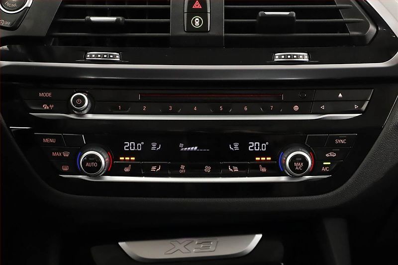 BMW X3 (2019) xLine xDrive20i - fotka 17 z 21