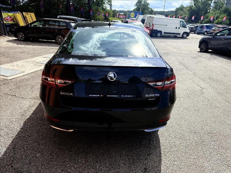Škoda Superb 2,0 TDi 4x4 DSG SportLine - fotka 6 z 34