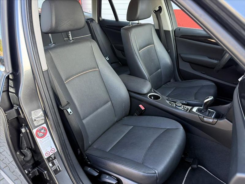 BMW X1 2,0 20d xDrive NAVI XENON - fotka 21 z 37