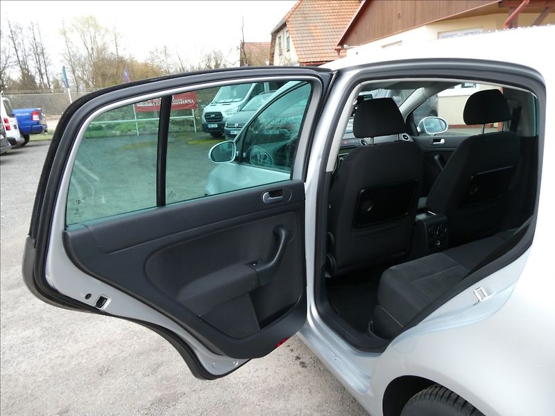 Volkswagen Golf Plus 1,4 TSi 90W digi.klima - fotka 15 z 31