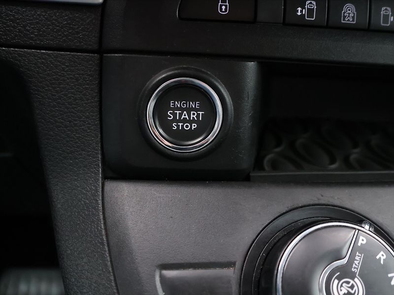 Citroën SpaceTourer 2,0 HDI 130kW Shine CZ DPH - fotka 29 z 38