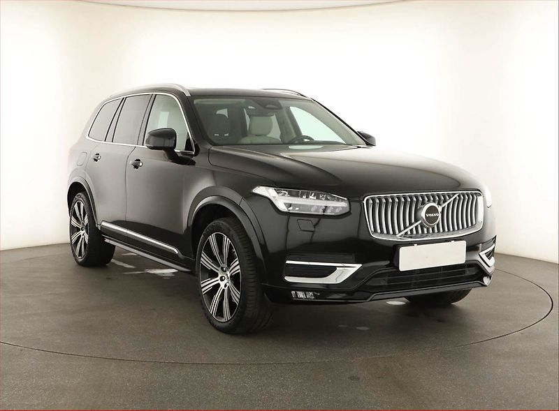 Volvo XC90 (2023) B5 AWD - fotka 1 z 21