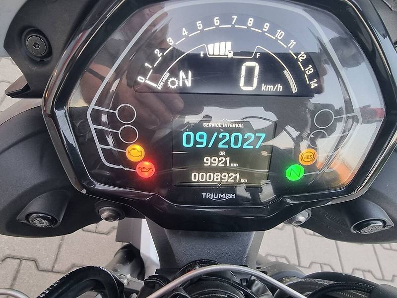 Triumph Street Triple 765 R (2025) - fotka 7 z 7