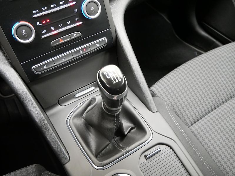 Renault Talisman - fotka 21 z 25
