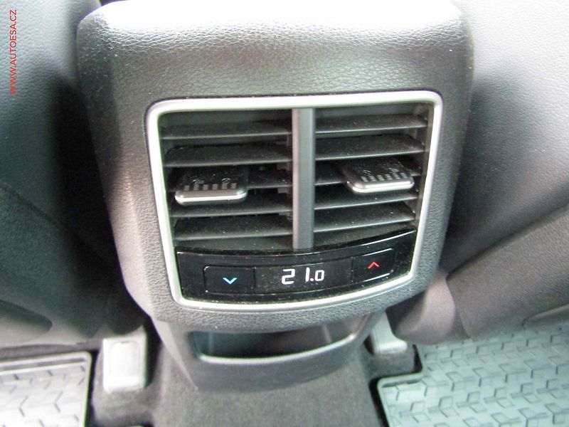 Kia Sportage (2022) 1.6 T-GDi, 1.maj,ČR, TOP - fotka 23 z 26