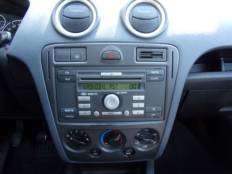 Ford Fusion 1.4i 59kW PŮVOD ČR 1.MAJITELKA - fotka 11 z 20
