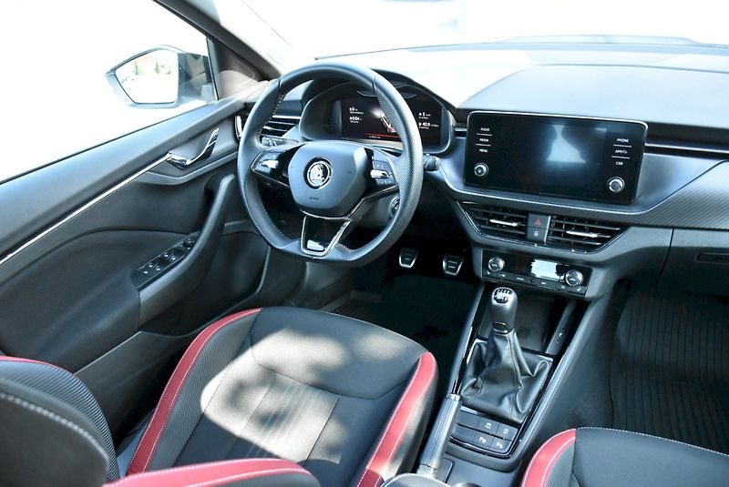 Škoda Kamiq (2023) MONTE CARLO TSI 110/1.5 M6 - fotka 26 z 31