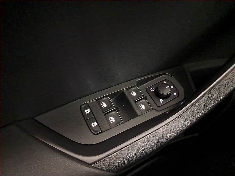 Škoda Karoq (2018) Style Plus 1.0 TSI, Automat - fotka 26 z 26