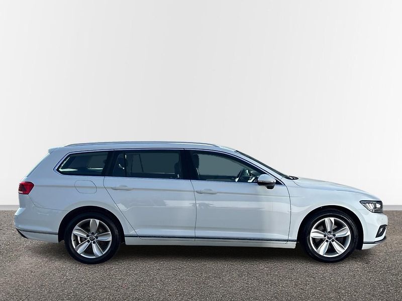 Volkswagen Passat ELEGANCE - fotka 16 z 27
