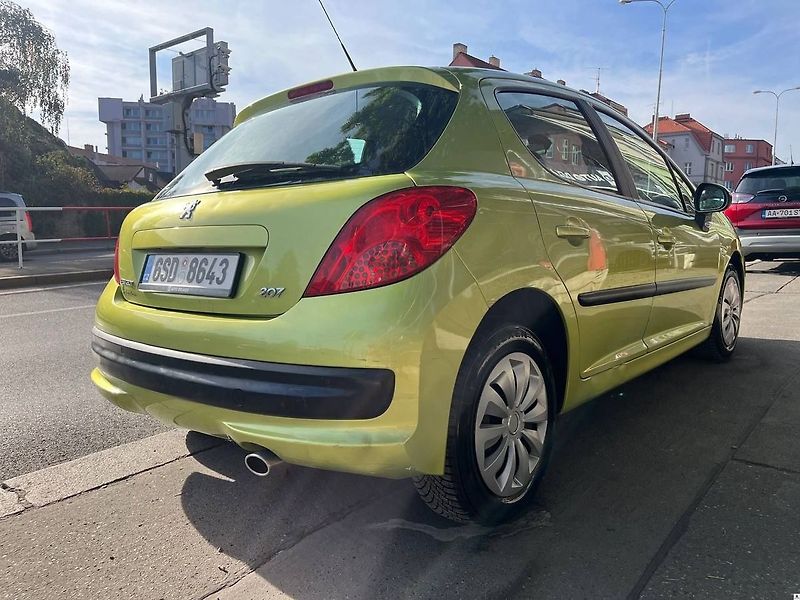 Peugeot 207 1.6i 80KW/2007/PANORAMA-KŮŽE - fotka 7 z 51