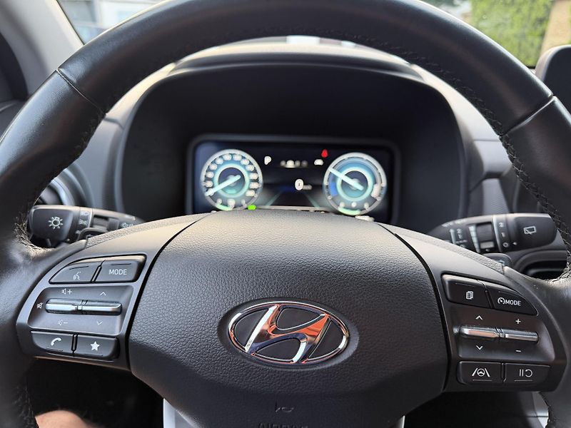 Hyundai Kona (2022) TOP STAV SOH 98%  - fotka 21 z 25