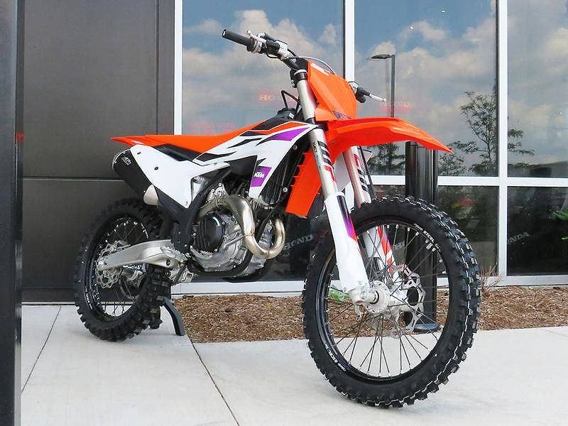 KTM 450 SX-F (2024) 2024 AKCE SKLADEM - fotka 1 z 1