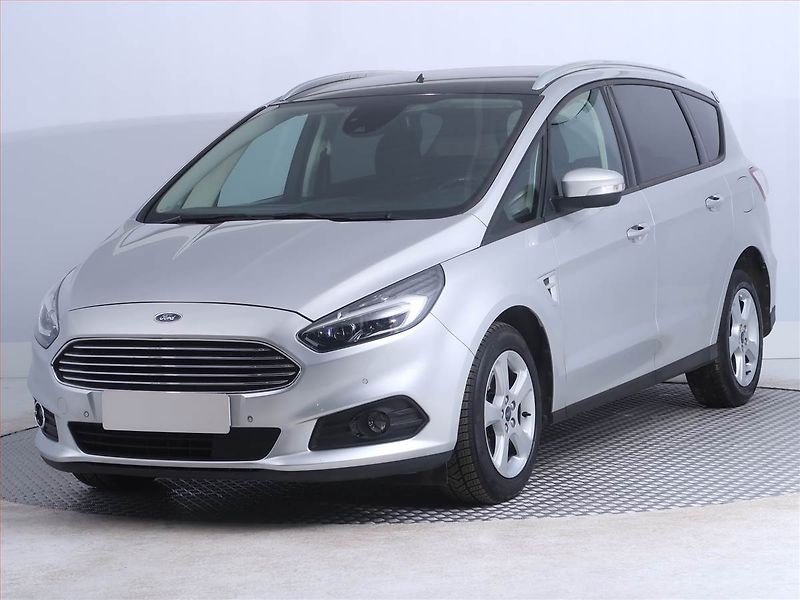 Ford S-MAX (2020) Titanium 2.0 EcoBlue, Automat - fotka 2 z 20