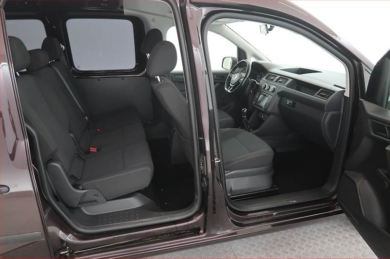 Volkswagen Caddy (2018) 2.0 TDI, 5Míst - fotka 15 z 21