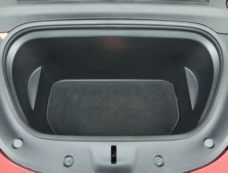 Tesla Model Y (2022) RWD LFP 60kWh, SoH 92% - fotka 15 z 20