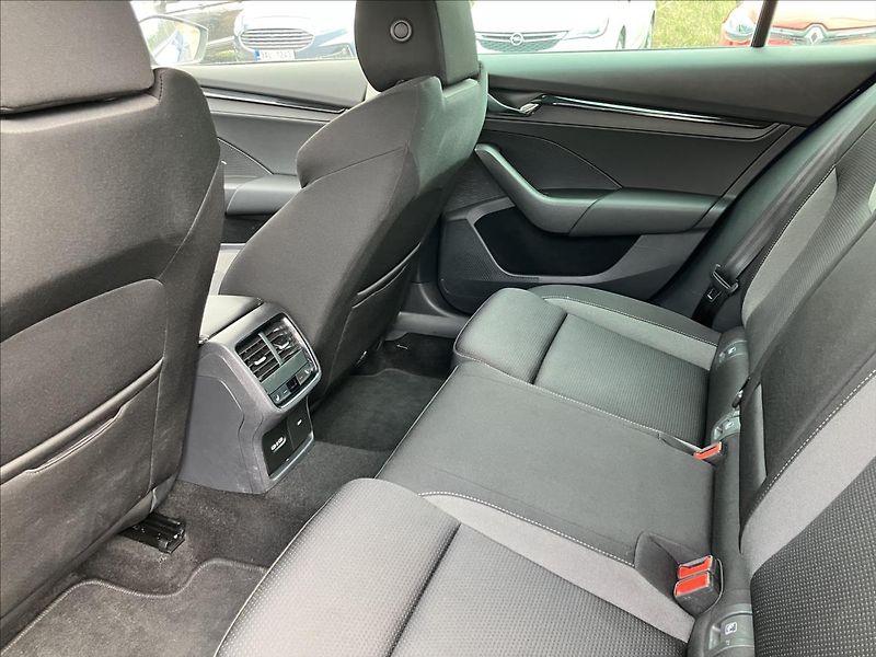 Škoda Octavia 2,0 WEBASTO,TAŽNÉ,MATRIX-BEAM - fotka 12 z 30