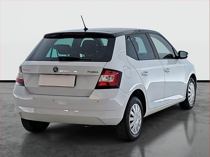 Škoda Fabia (2016) Style 1.2 TSI, Park. senzory - fotka 5 z 16