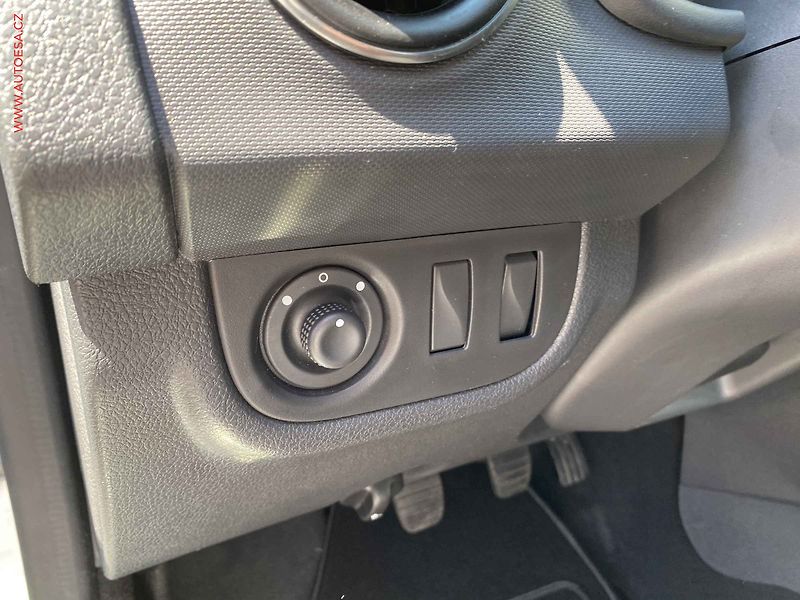 Dacia Sandero (2018) 1.0i, 1.maj,ČR, Klima - fotka 14 z 15