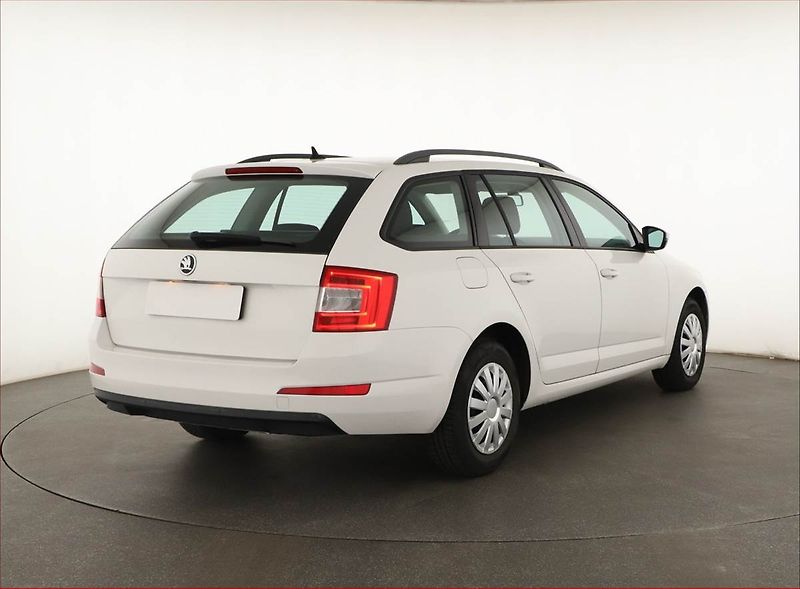 Škoda Octavia (2015) 1.6 TDI, Tempomat - fotka 5 z 11