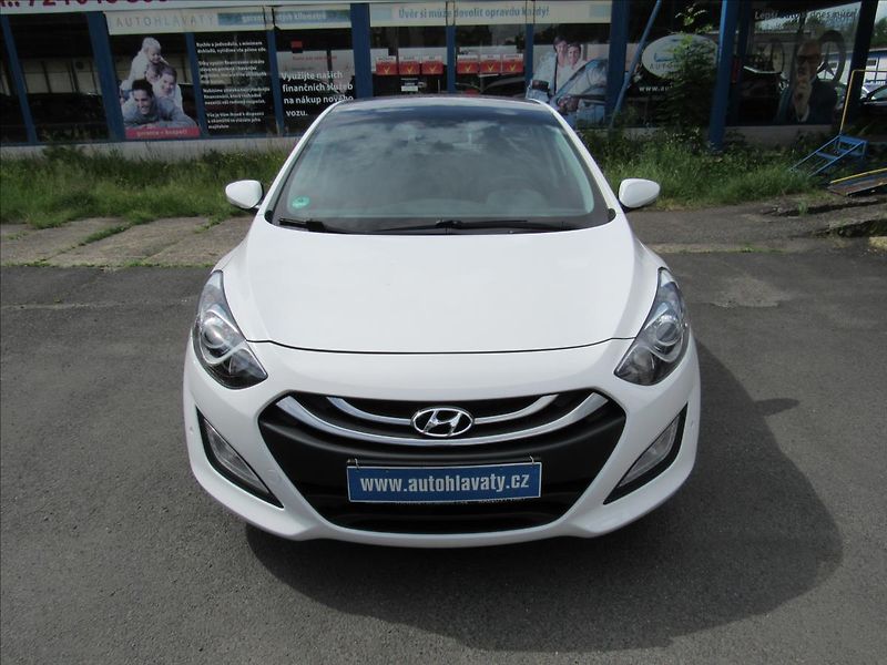 Hyundai i30 1,6 GDI 99kW Automat - fotka 2 z 32