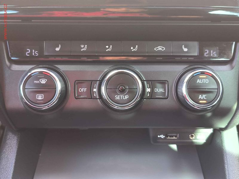 Škoda Octavia (2015) 2.0 TDi, Sport, DSG - fotka 15 z 23