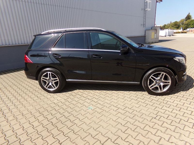 Mercedes-Benz GLE 3,0   350 CDI 4MATIC - fotka 4 z 29