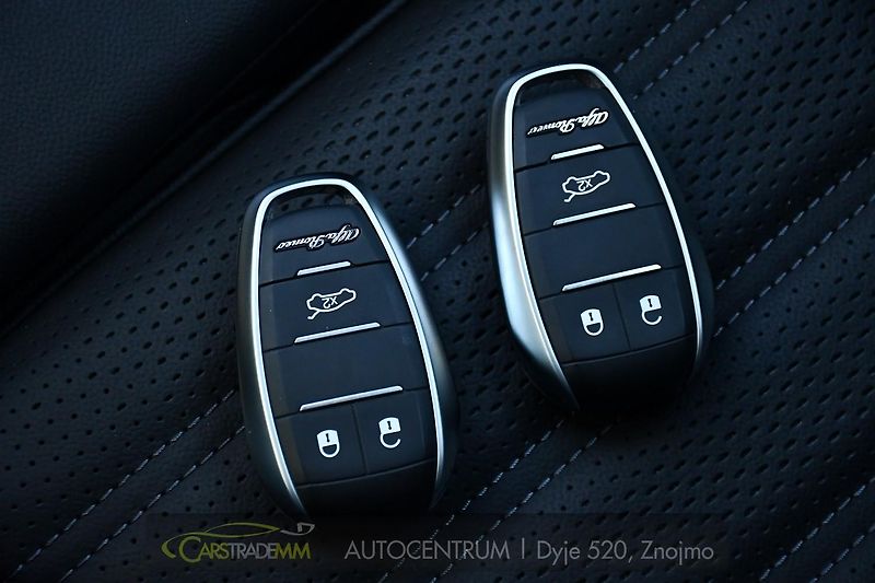 Alfa Romeo Stelvio 2.2D 16V 154kW Veloce AT8-Q4 - fotka 34 z 52