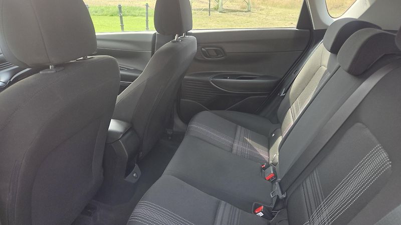 Hyundai Bayon (2023)  1.2i 62 kW ComfortClub CZ DPH - fotka 14 z 28