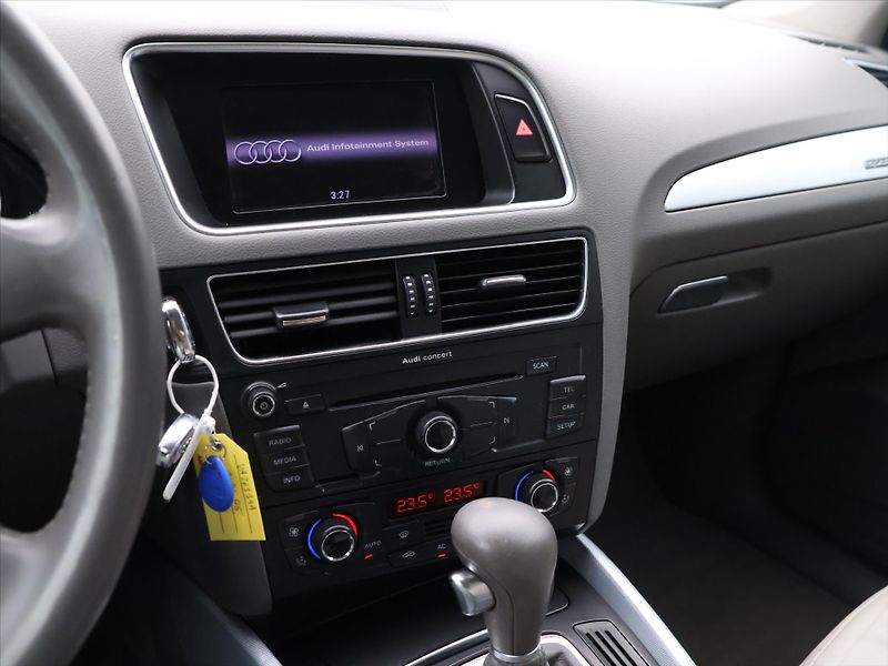 Audi Q5 2,0 TFSI quattro S-Tronic - fotka 17 z 26