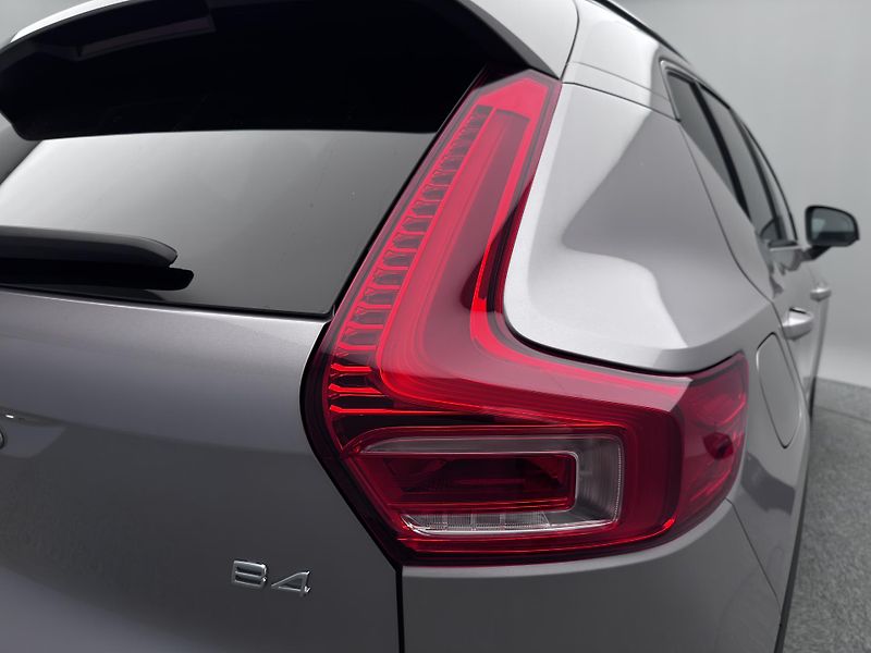 Volvo XC40 B4 DARK PLUS CZ 1.maj - fotka 23 z 47
