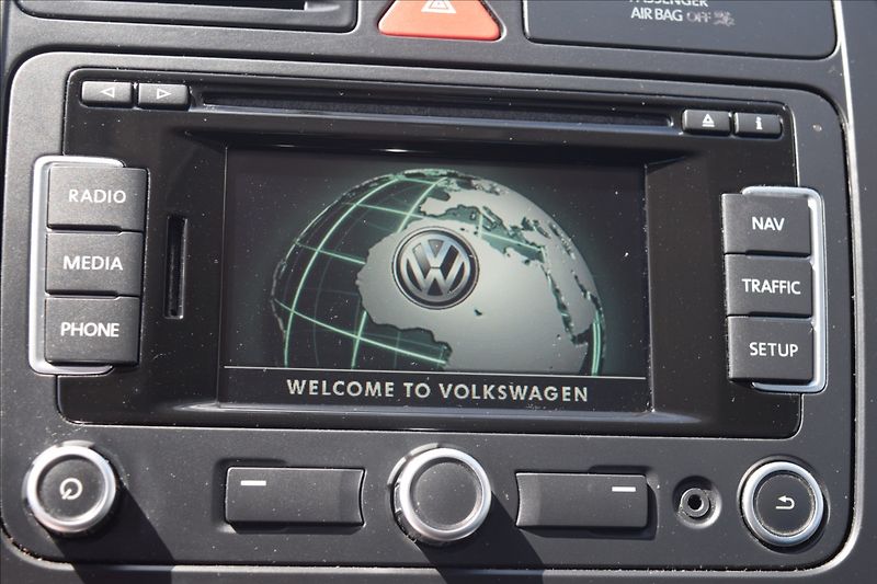 Volkswagen Golf Plus 1,4 i 59KW VÝHŘEV NAVI ALU - fotka 39 z 46