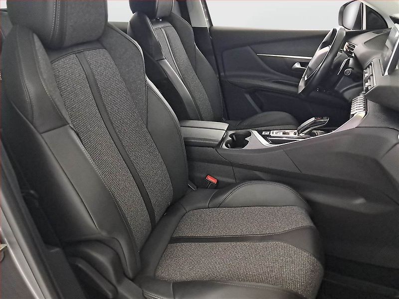 Peugeot 3008 (2020) 1.5 BlueHDi, Automat - fotka 9 z 19